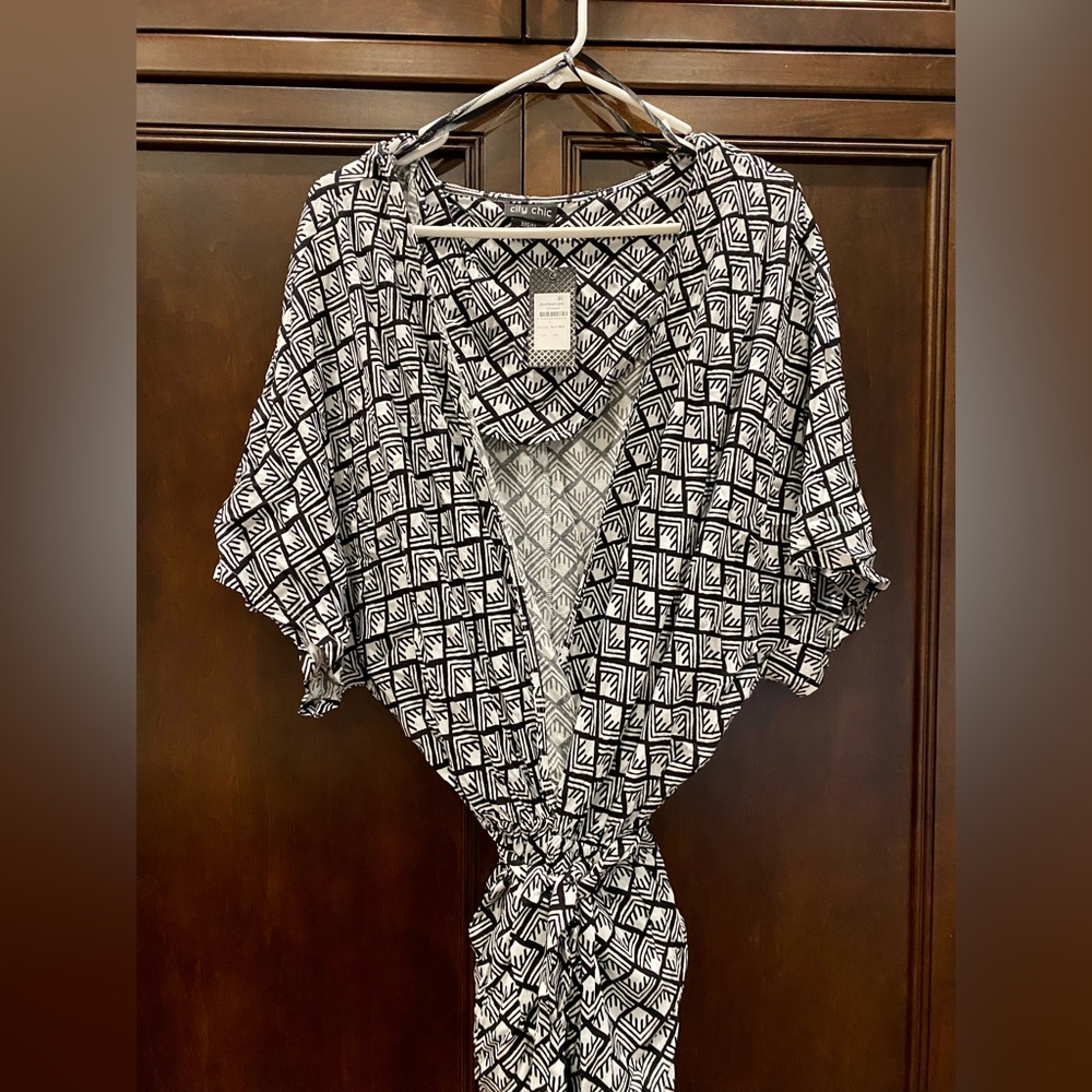 XS (12) city chic romper NWT